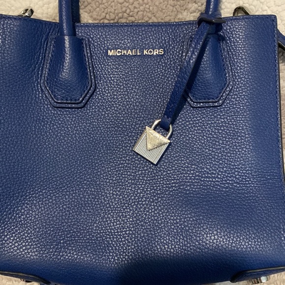 Michael Kors Blue Mini Crossbody Bag! - Picture 6 of 6